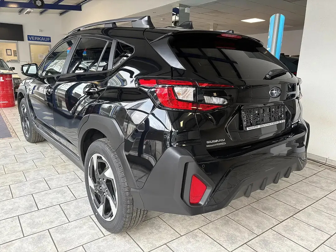 Subaru Crosstrek - Thumbnail 4