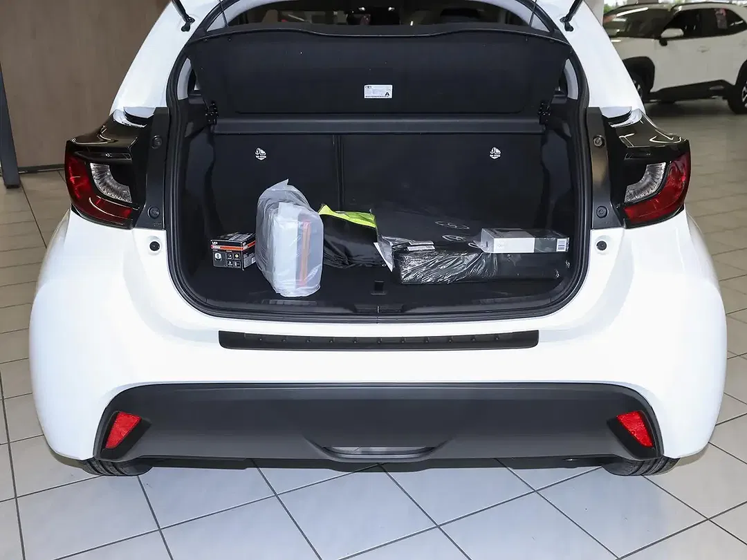 Toyota Yaris - Thumbnail 10