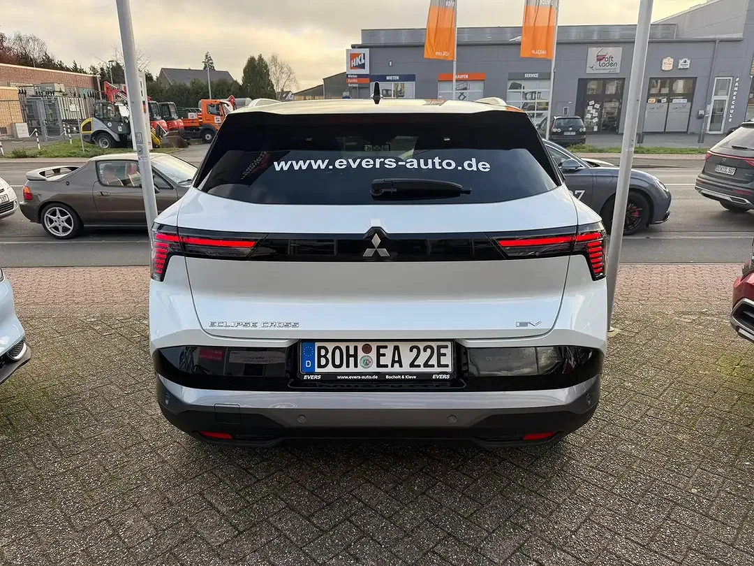 Mitsubishi Eclipse Cross - Thumbnail 6