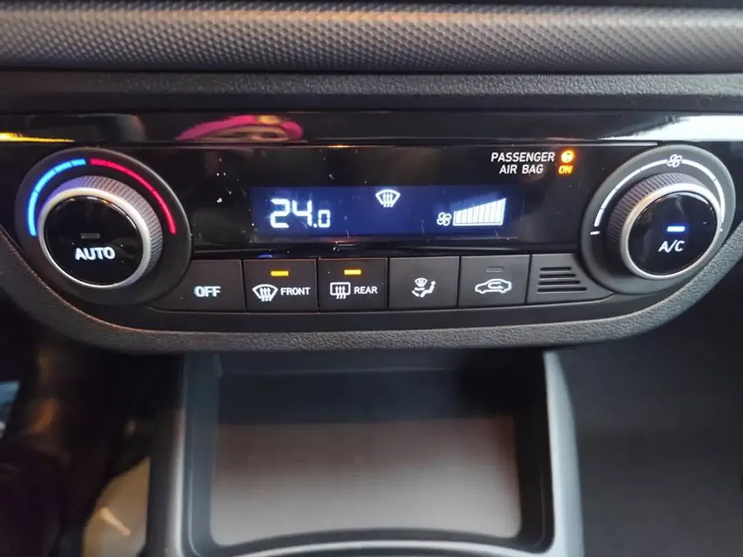 Hyundai i10 - Thumbnail 14