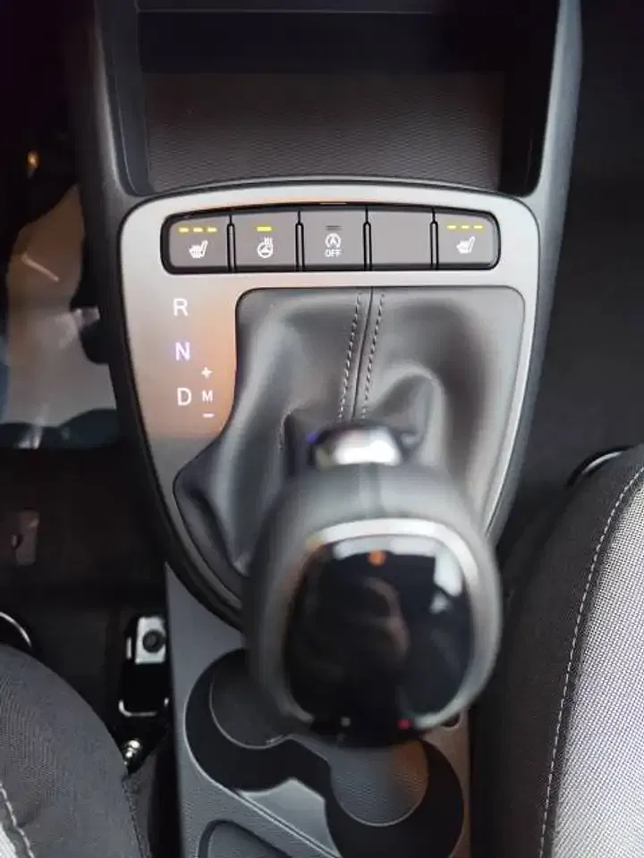 Hyundai i10 - Thumbnail 16