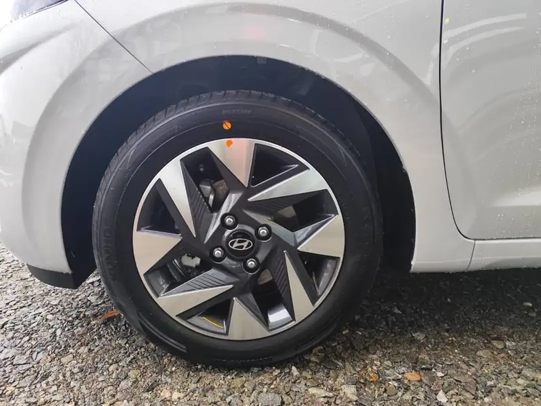 Hyundai i10 - Thumbnail 17