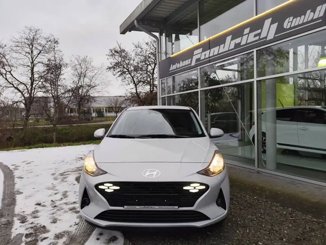 Hyundai i10 - Thumbnail 2