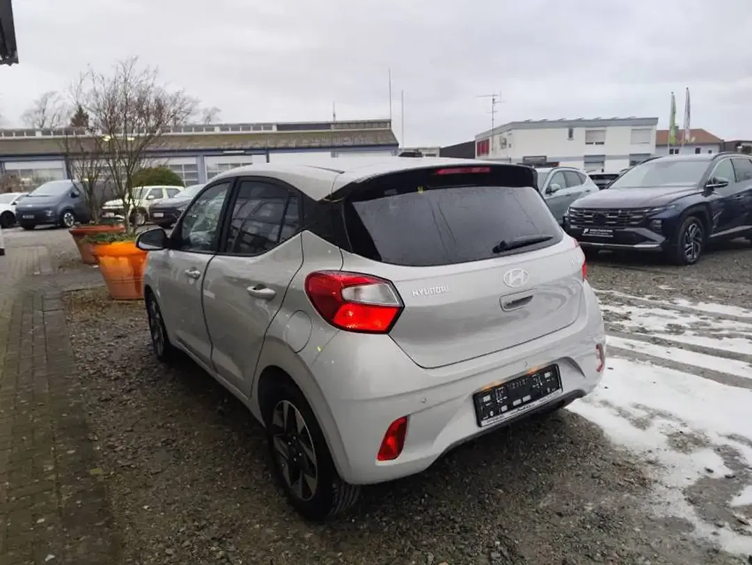 Hyundai i10 - Thumbnail 4