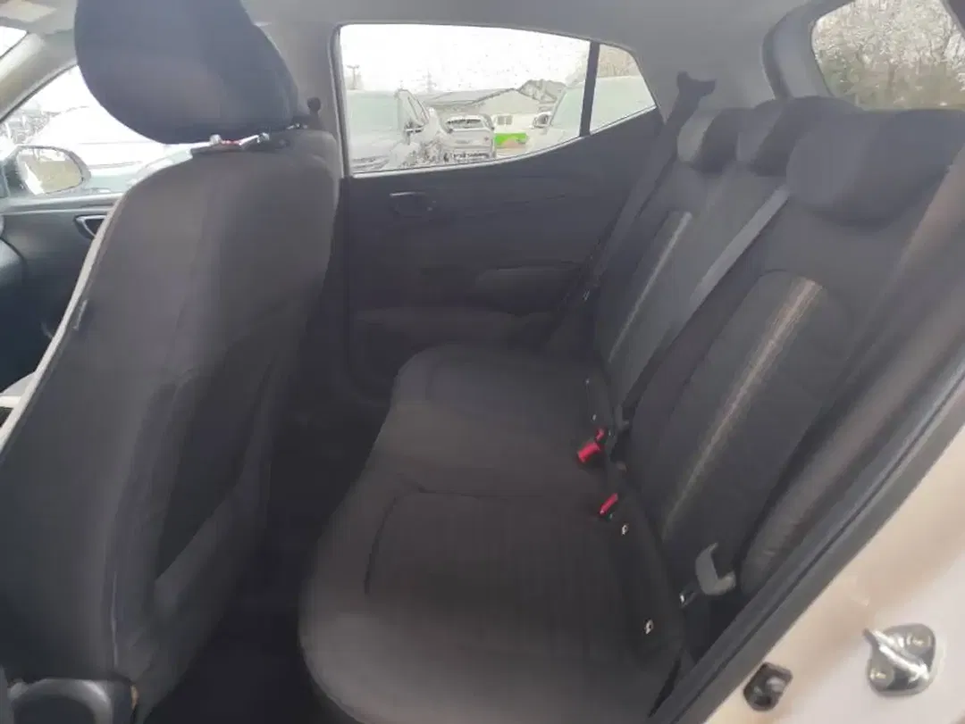 Hyundai i10 - Thumbnail 9