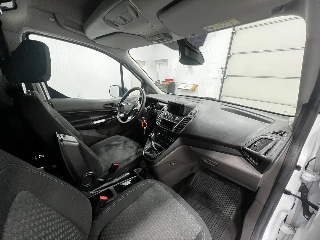 Ford Transit Connect - Thumbnail 10