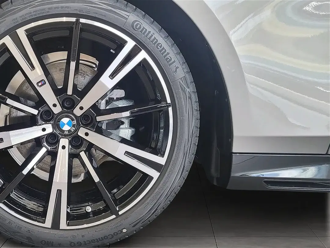 BMW 520 - Thumbnail 4