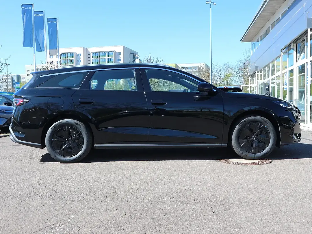 BYD Seal 6 - Thumbnail 9