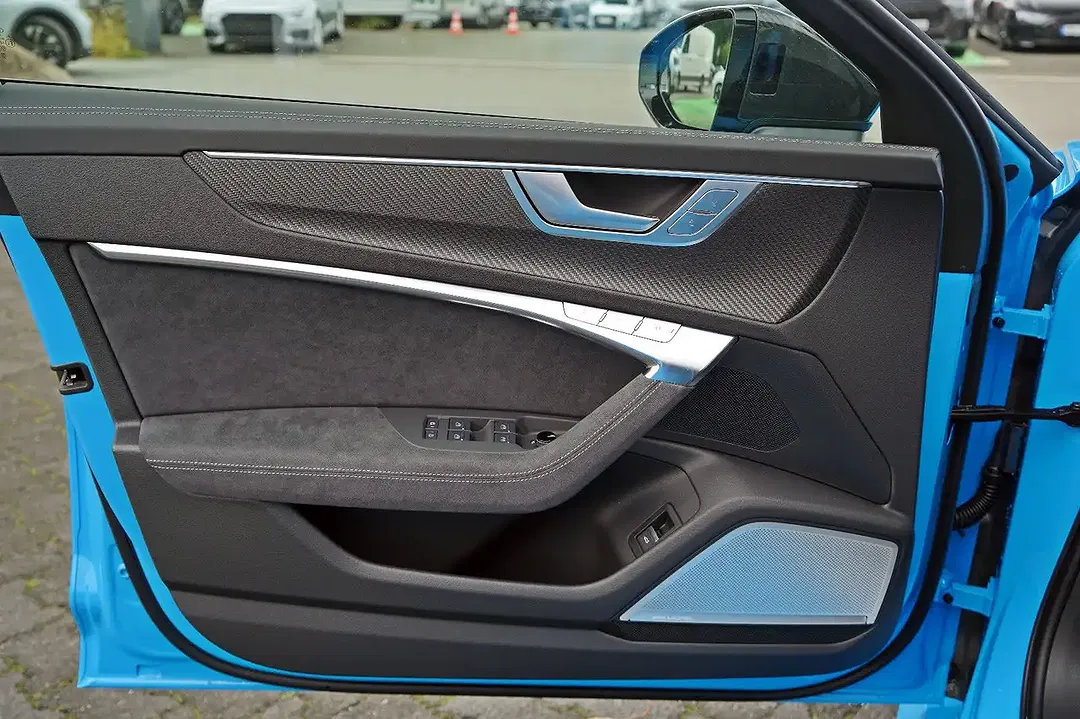Audi RS6 - Thumbnail 7