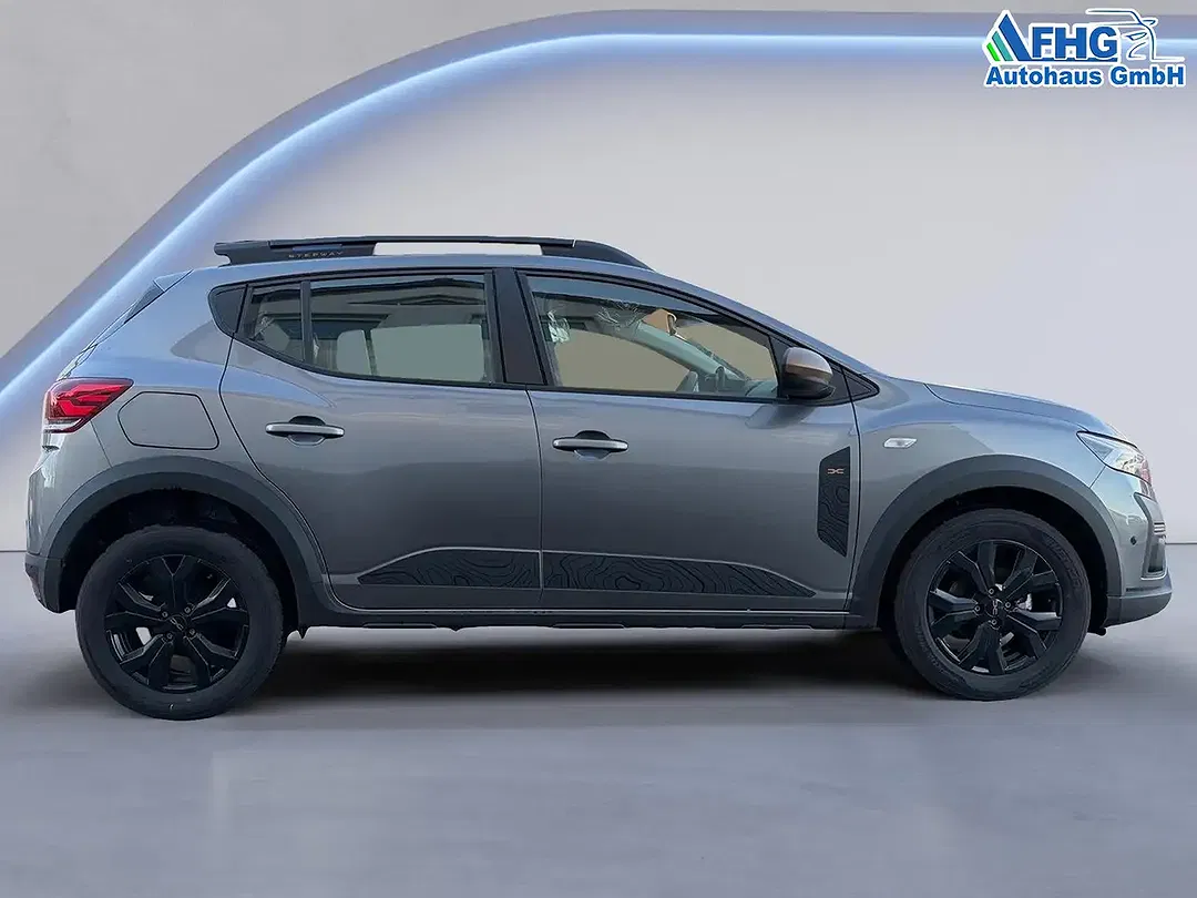 Dacia Sandero - Thumbnail 3