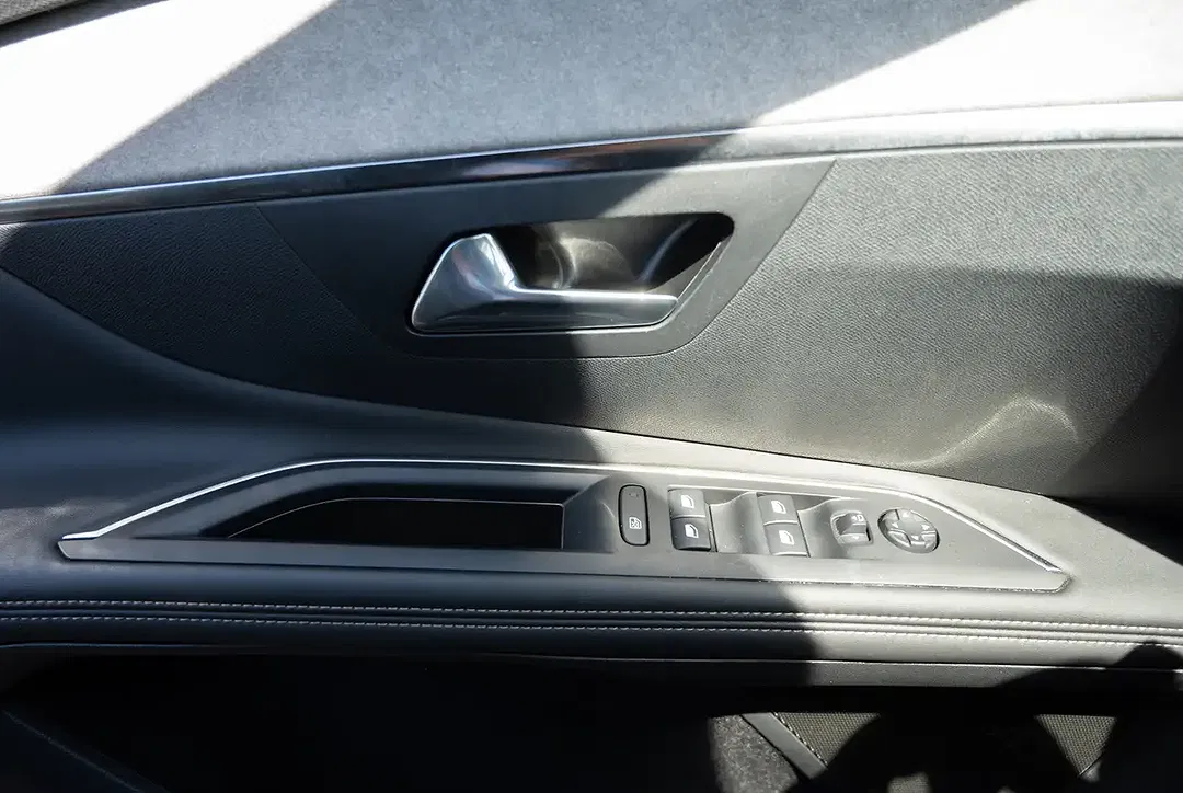 Peugeot 3008 - Thumbnail 13