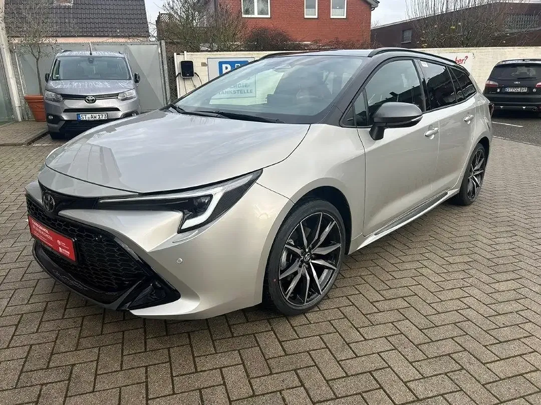 Toyota Corolla - Thumbnail 6