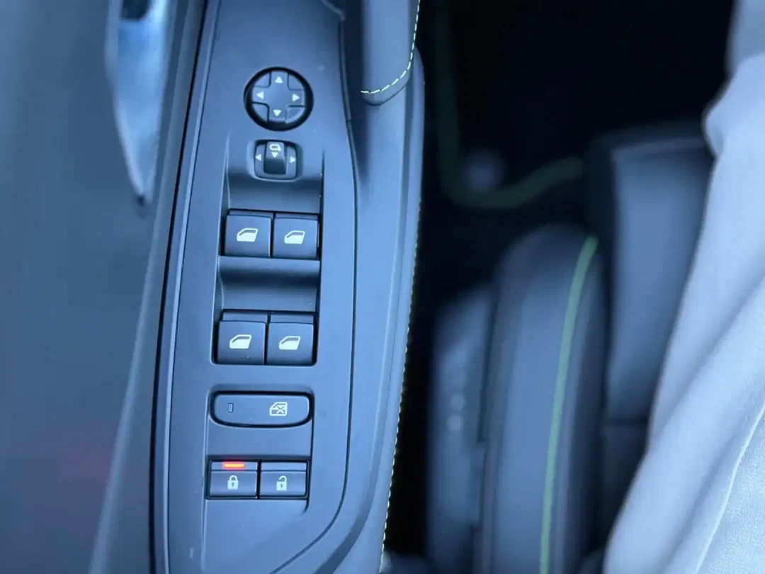 Peugeot 308 - Thumbnail 9