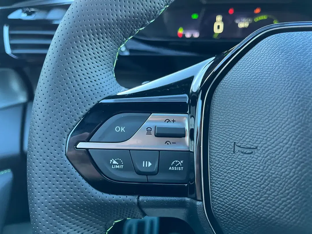 Peugeot 308 - Thumbnail 12