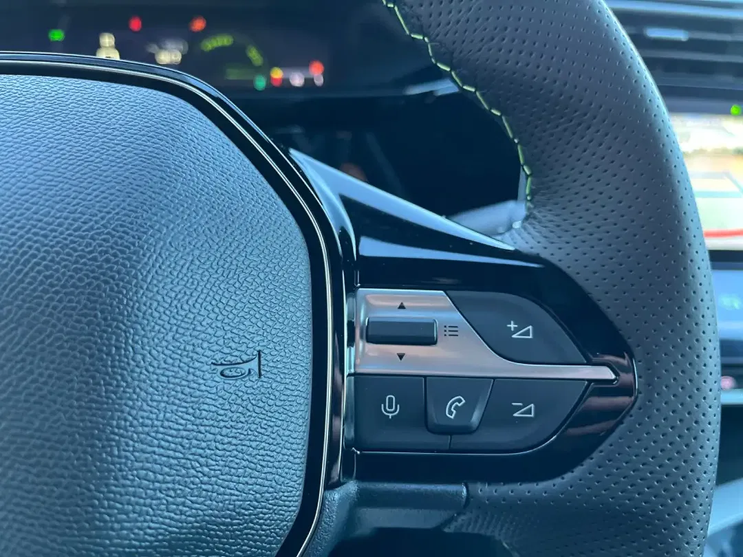 Peugeot 308 - Thumbnail 13
