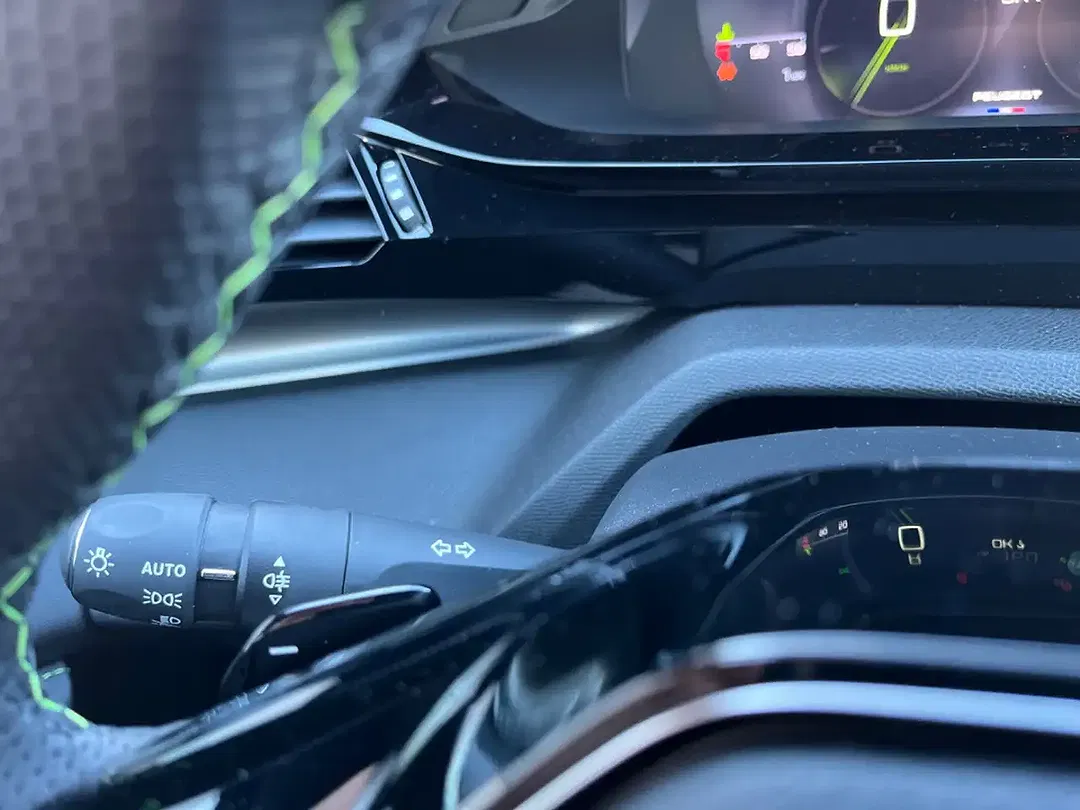 Peugeot 308 - Thumbnail 14