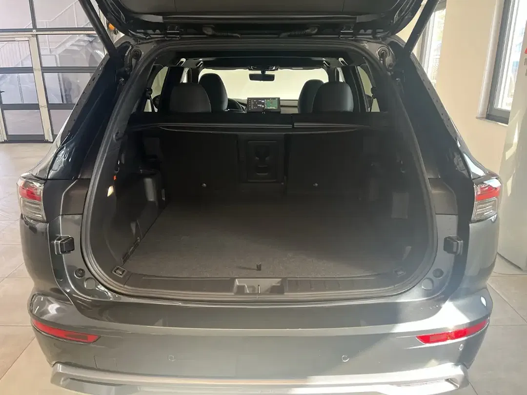 Mitsubishi Outlander - Thumbnail 6
