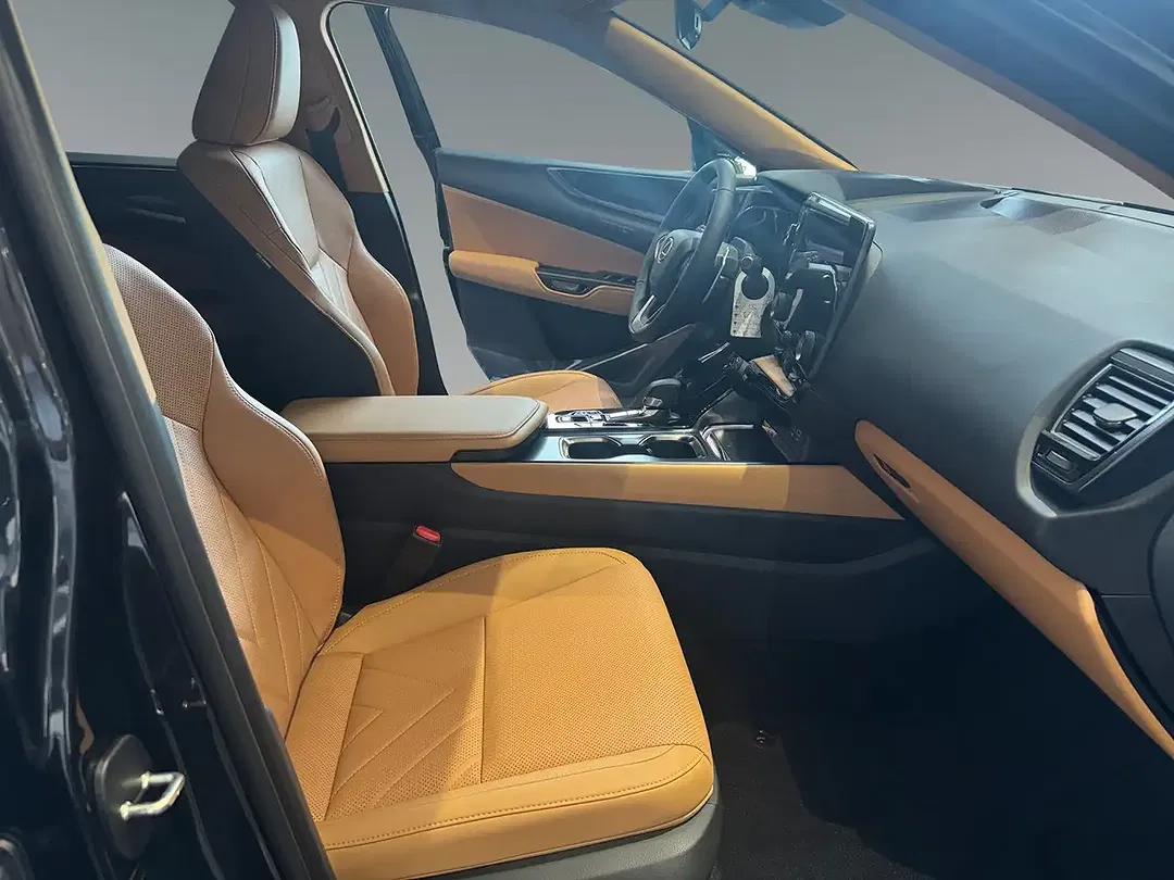 Lexus NX 450h+ - Thumbnail 11