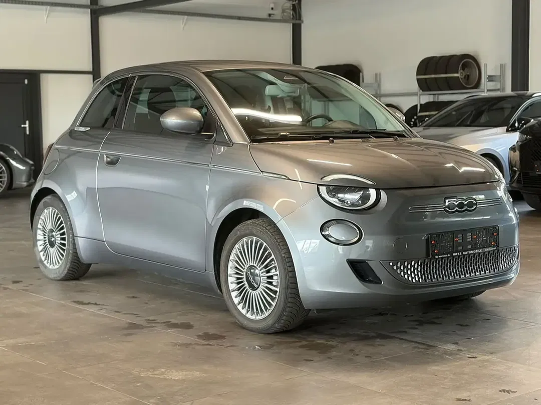 Fiat 500e - Thumbnail 1
