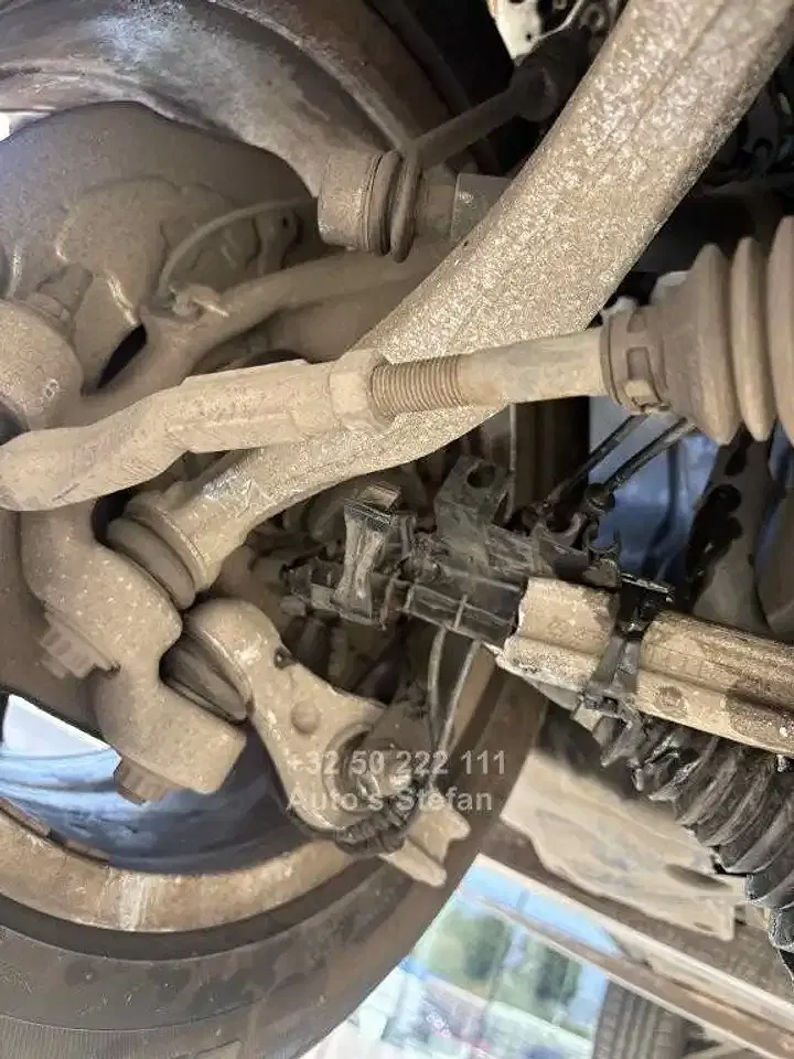 Mercedes-Benz GLC 250 - Thumbnail 15