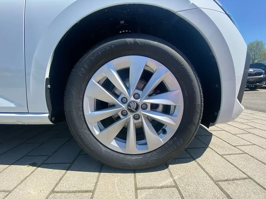 Skoda Scala - Thumbnail 15