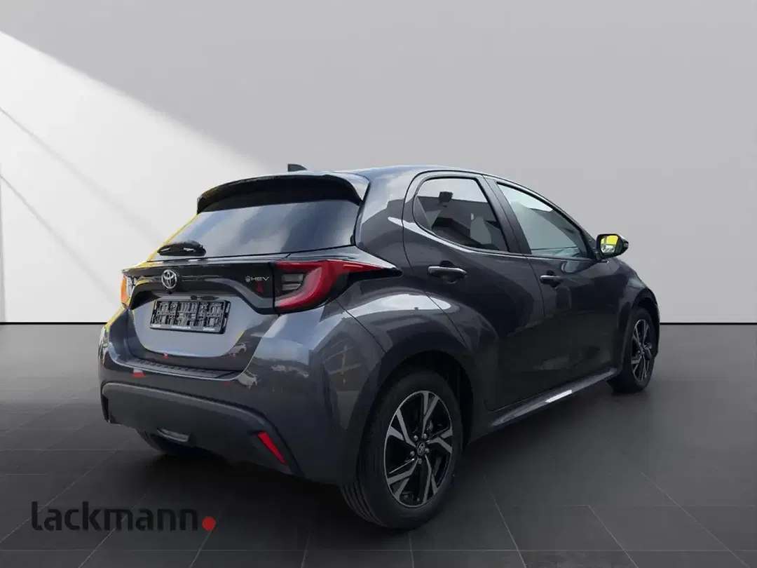 Toyota Yaris - Thumbnail 5