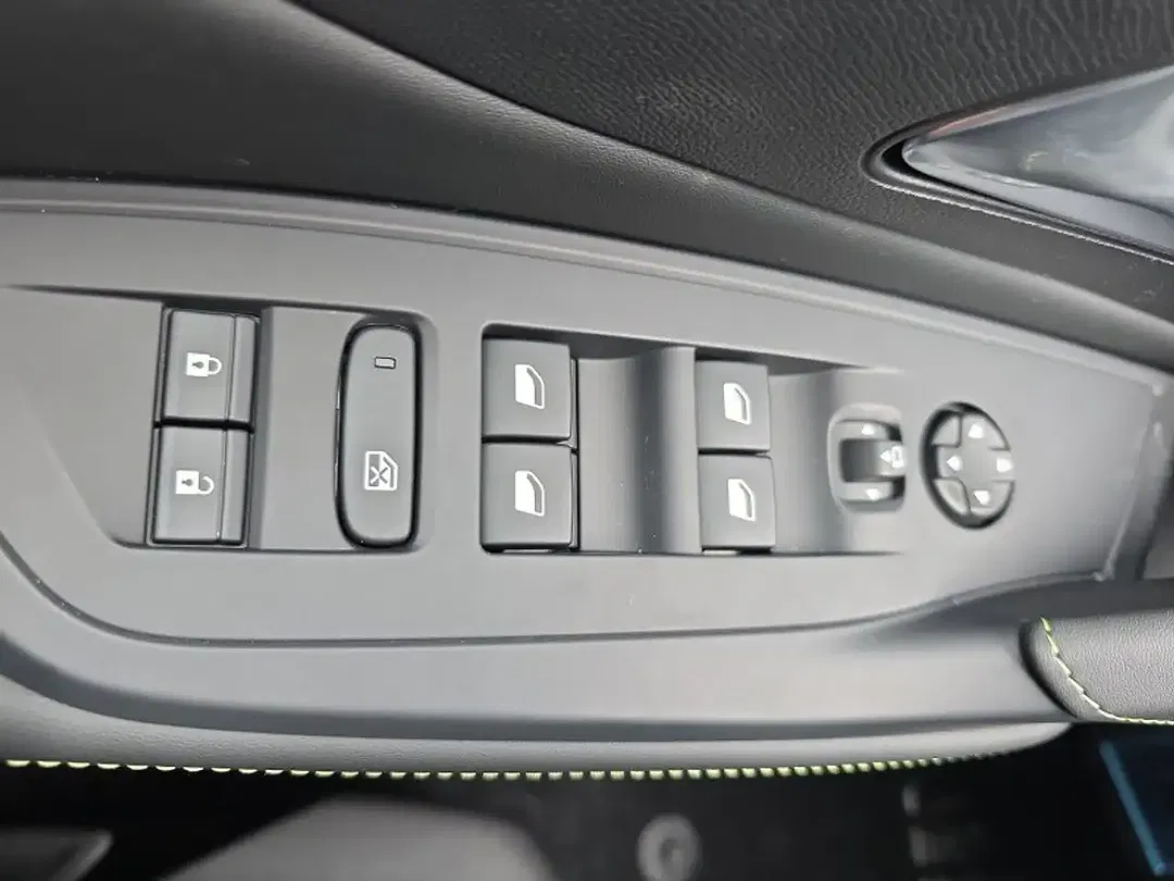 Peugeot 308 - Thumbnail 19