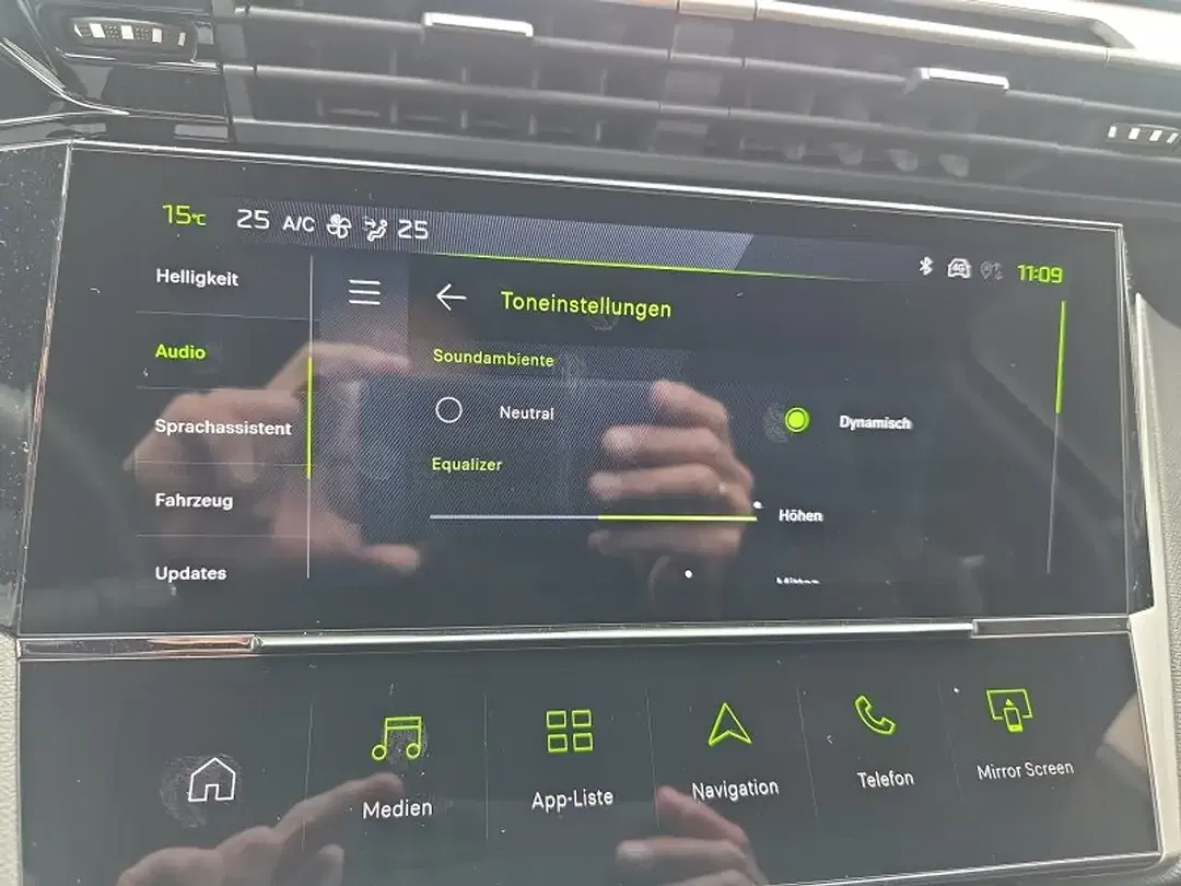 Peugeot 308 - Thumbnail 25