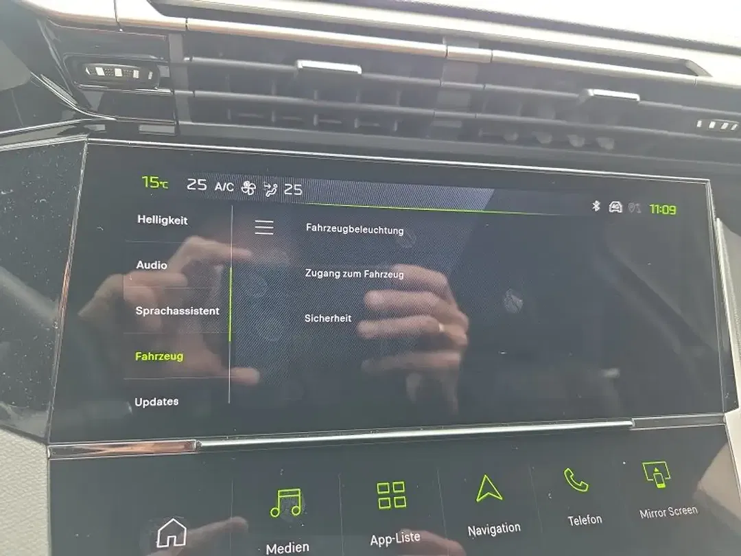 Peugeot 308 - Thumbnail 32