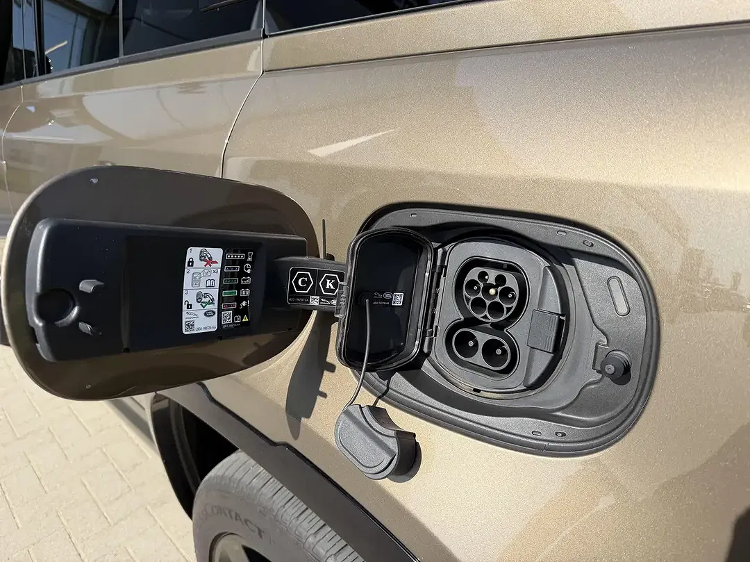 Land Rover Defender - Thumbnail 11