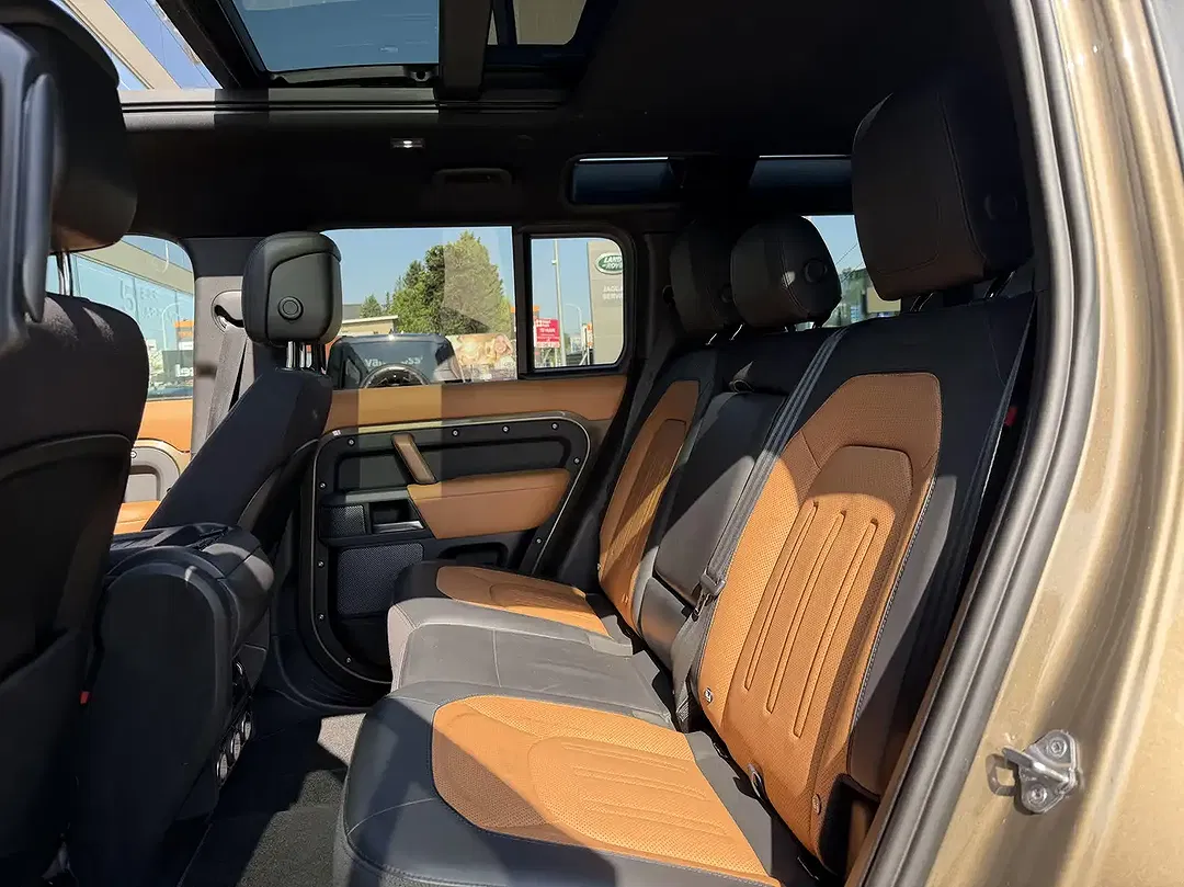 Land Rover Defender - Thumbnail 13
