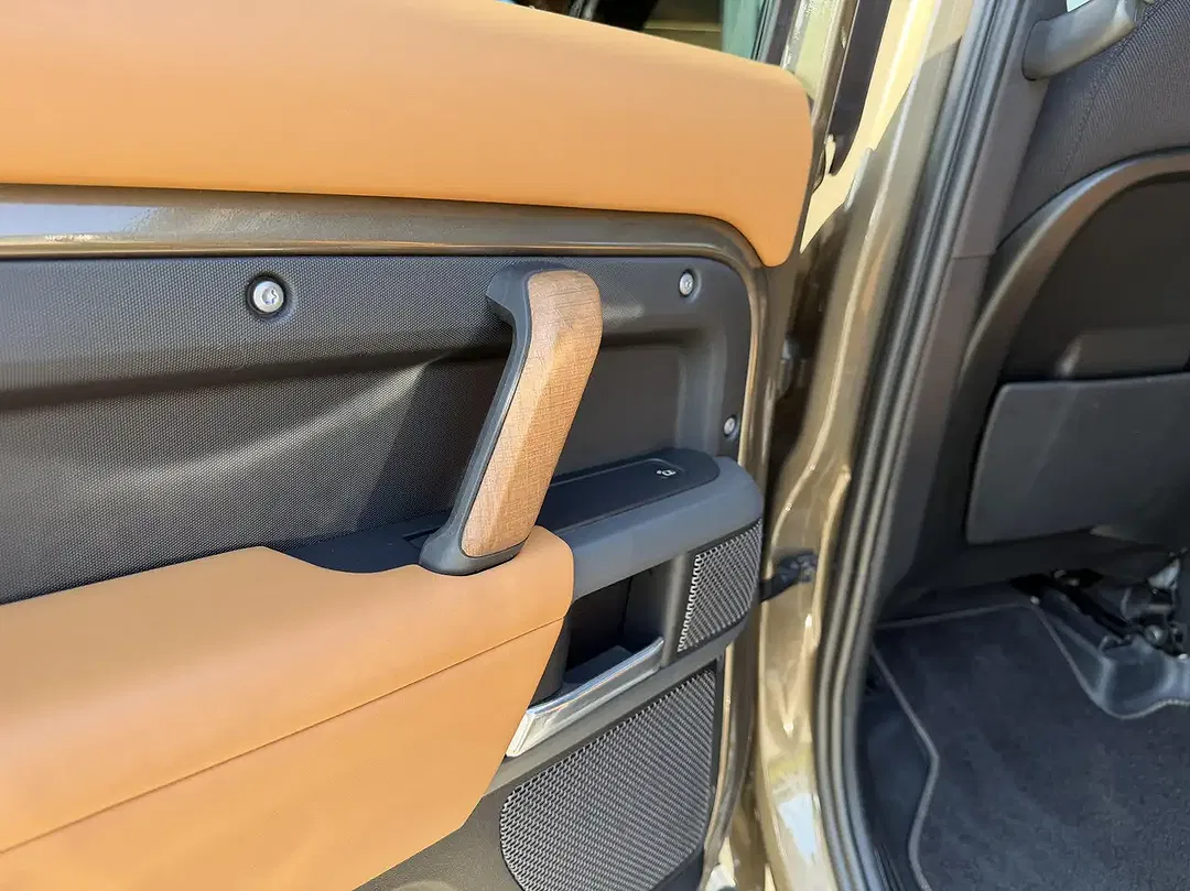 Land Rover Defender - Thumbnail 14