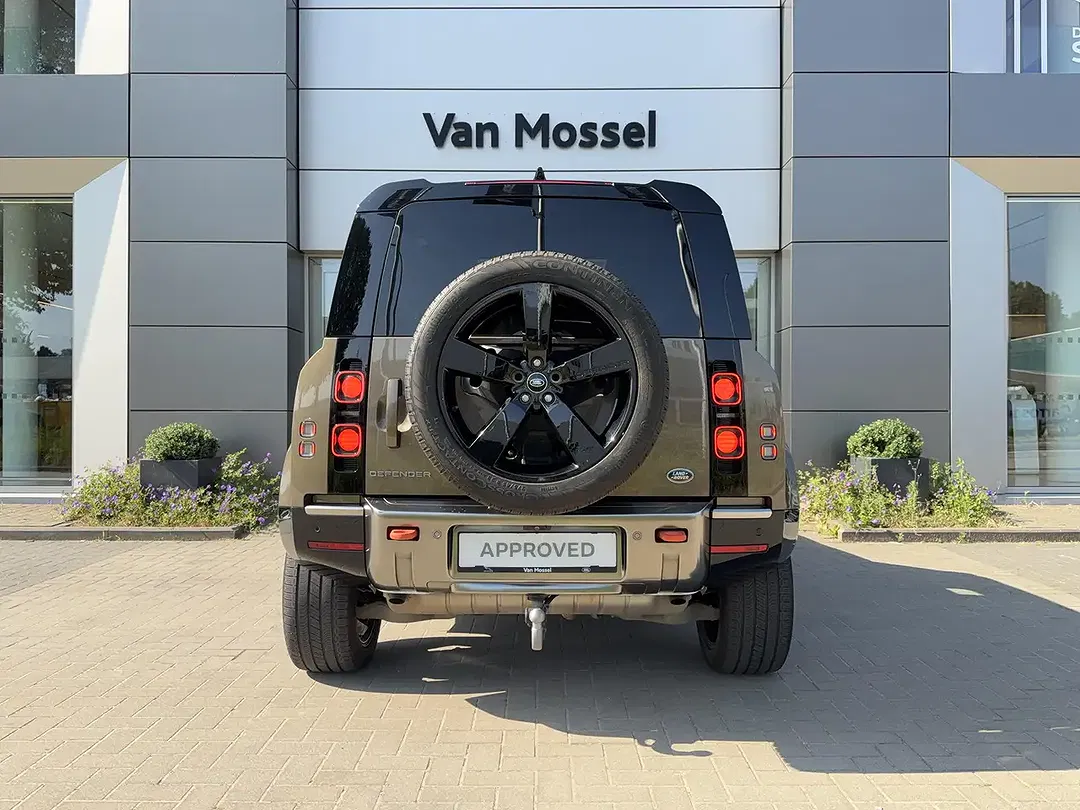 Land Rover Defender - Thumbnail 6