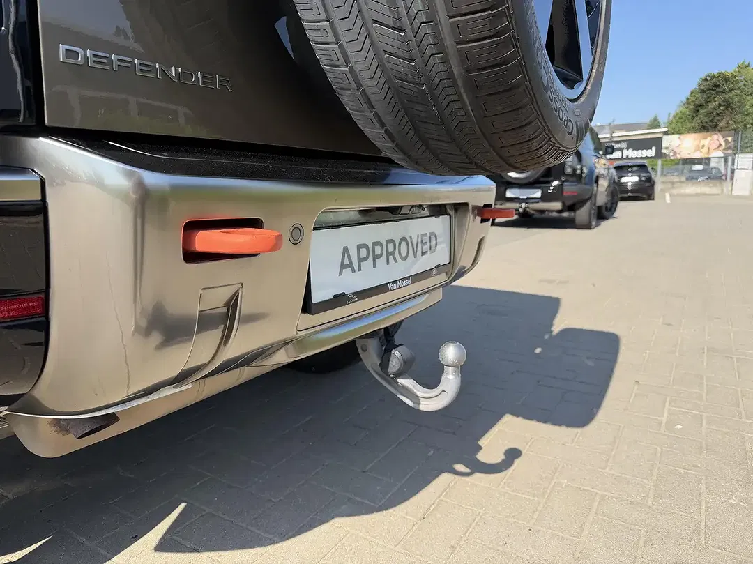 Land Rover Defender - Thumbnail 9