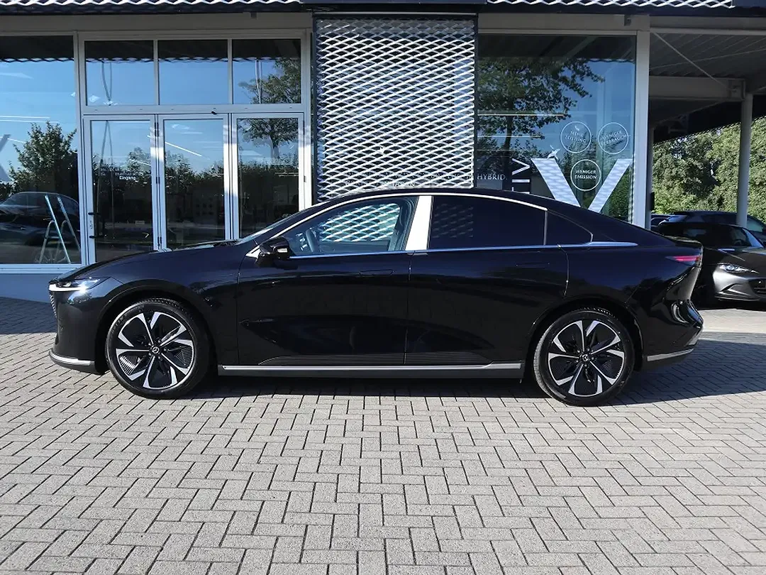 Mazda 6e - Thumbnail 2