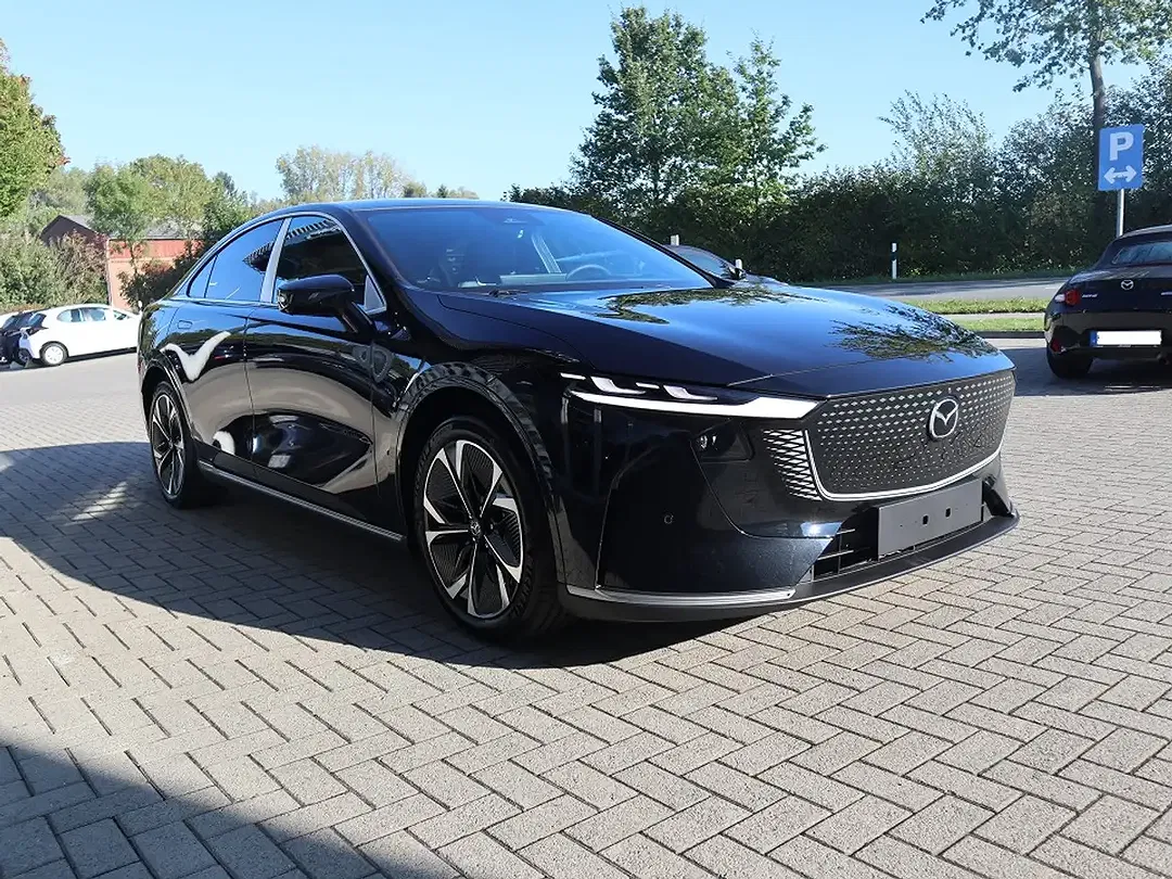 Mazda 6e - Thumbnail 6