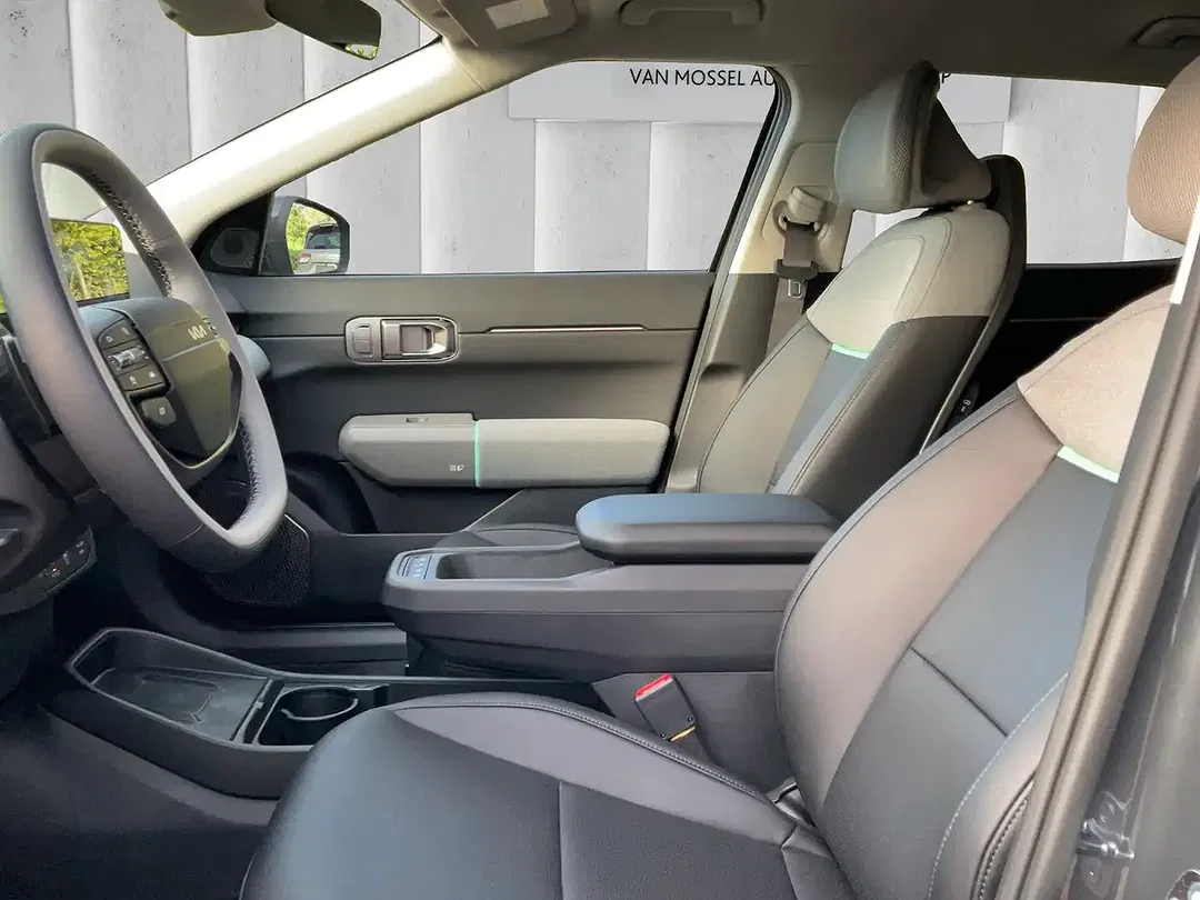 Kia EV4 - Thumbnail 10