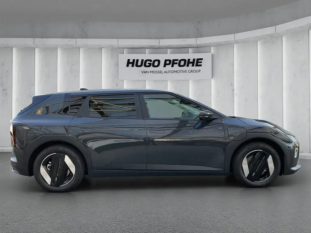 Kia EV4 - Thumbnail 6