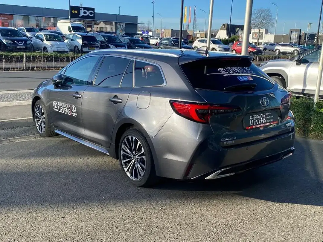 Toyota Corolla - Thumbnail 6