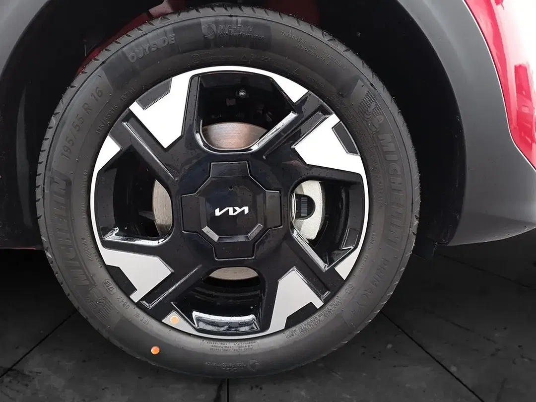 Kia Stonic - Thumbnail 5