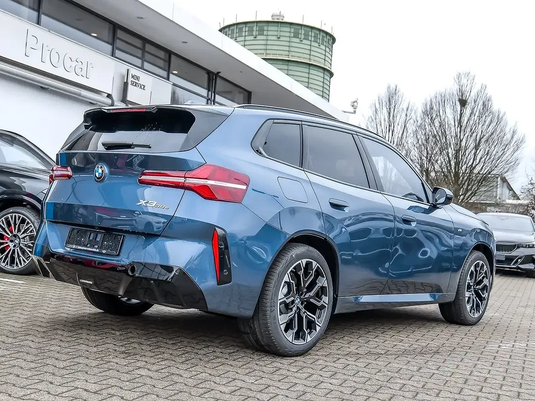 BMW X3 - Thumbnail 2