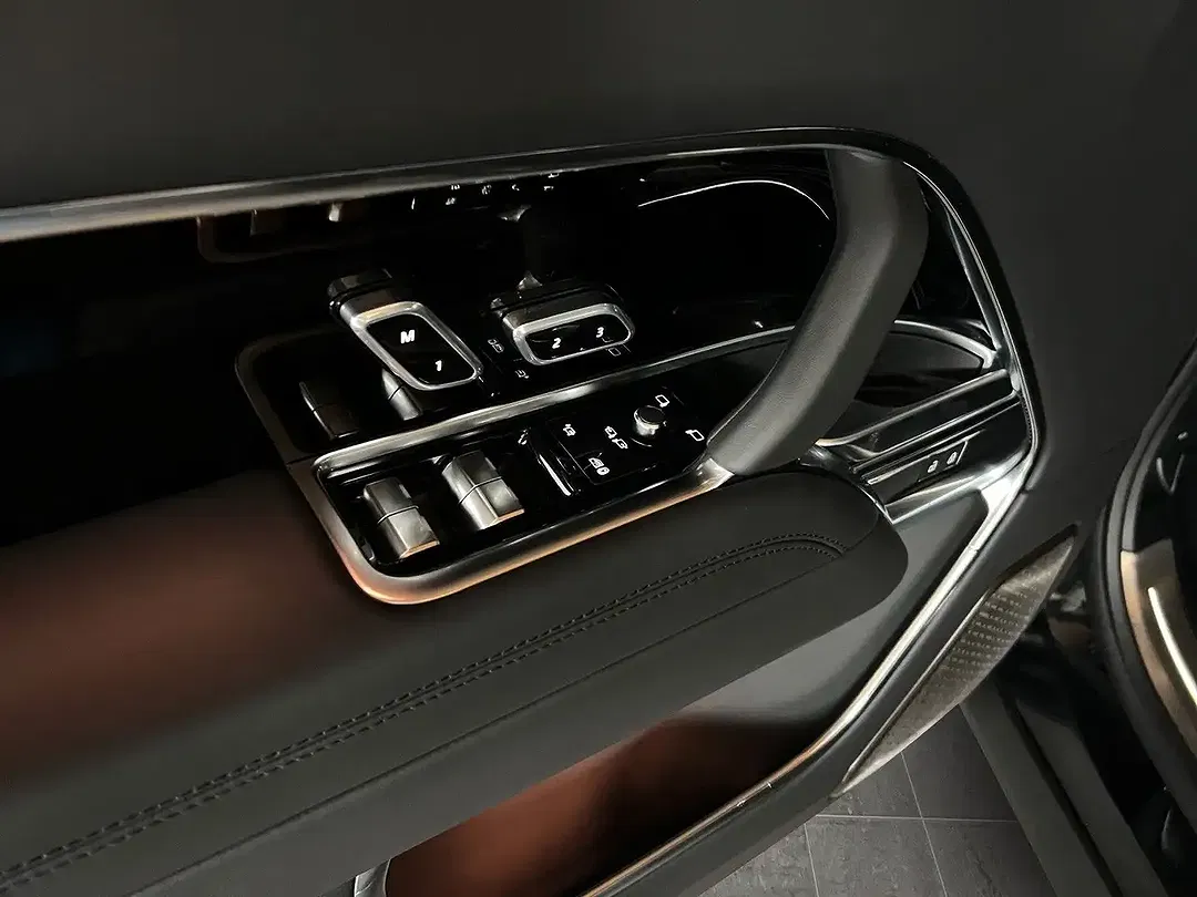Land Rover Range Rover - Thumbnail 8