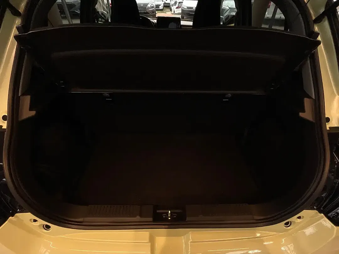 Suzuki Swift - Thumbnail 8