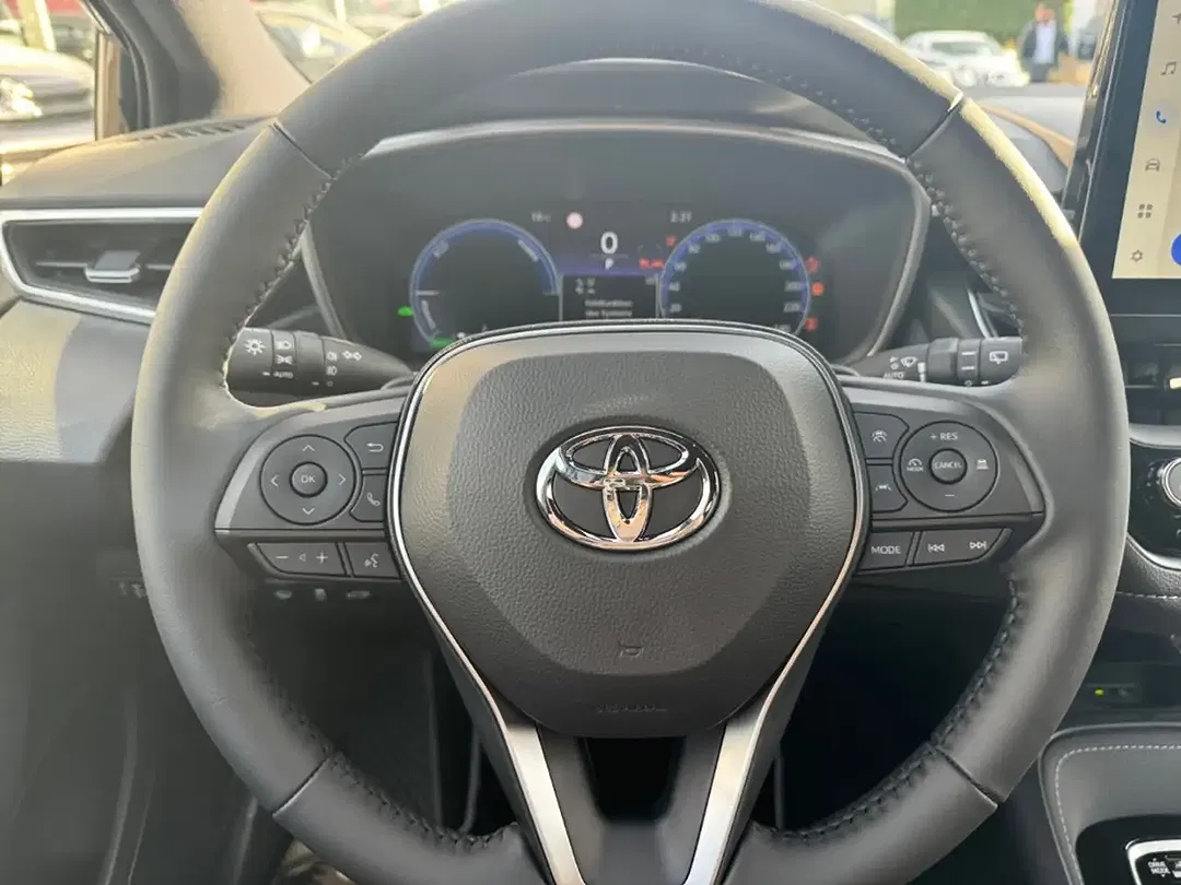Toyota Corolla - Thumbnail 6
