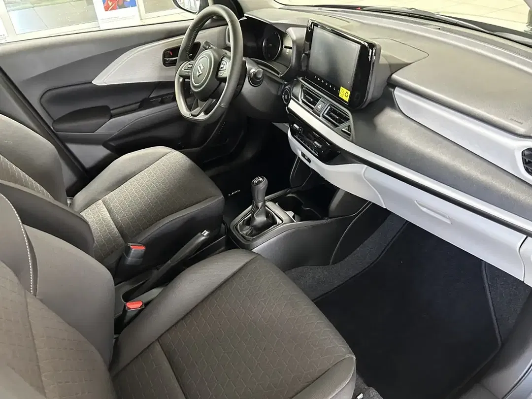 Suzuki Swift - Thumbnail 13