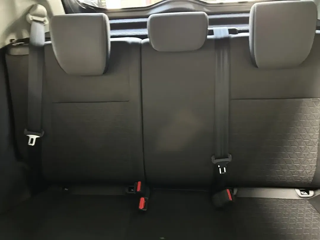 Suzuki Swift - Thumbnail 15