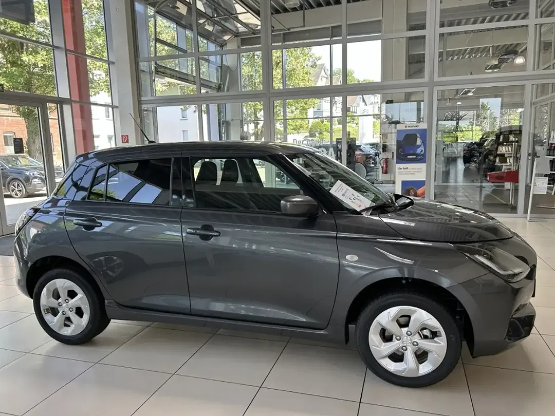 Suzuki Swift - Thumbnail 4