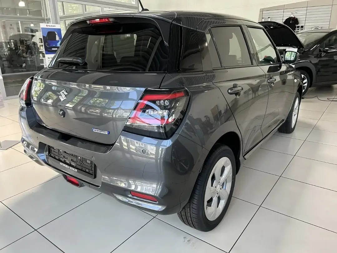 Suzuki Swift - Thumbnail 5