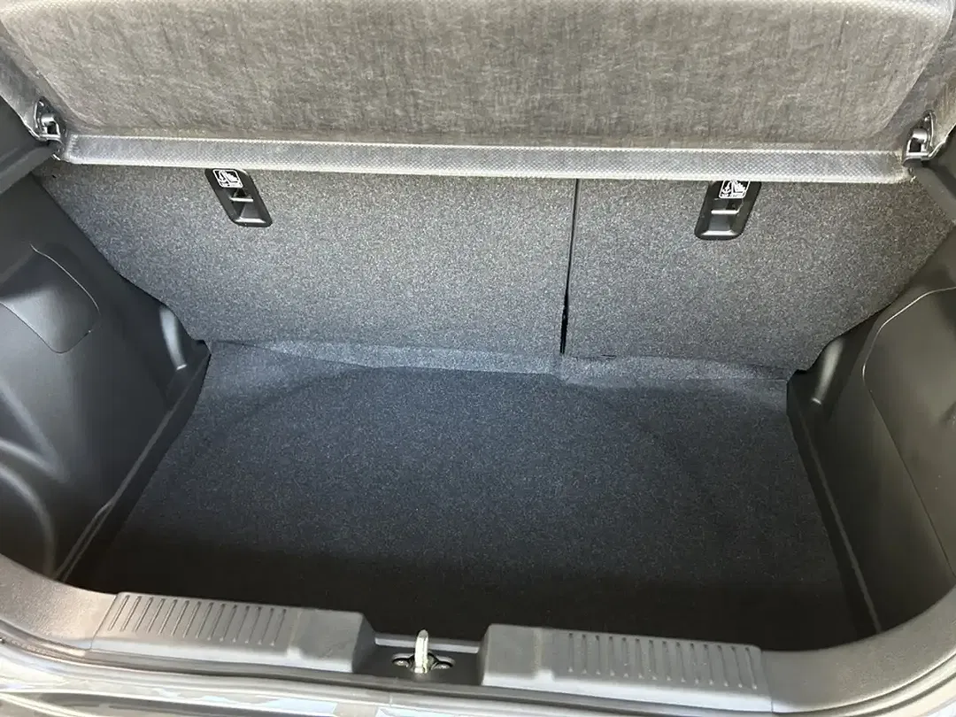 Suzuki Swift - Thumbnail 9