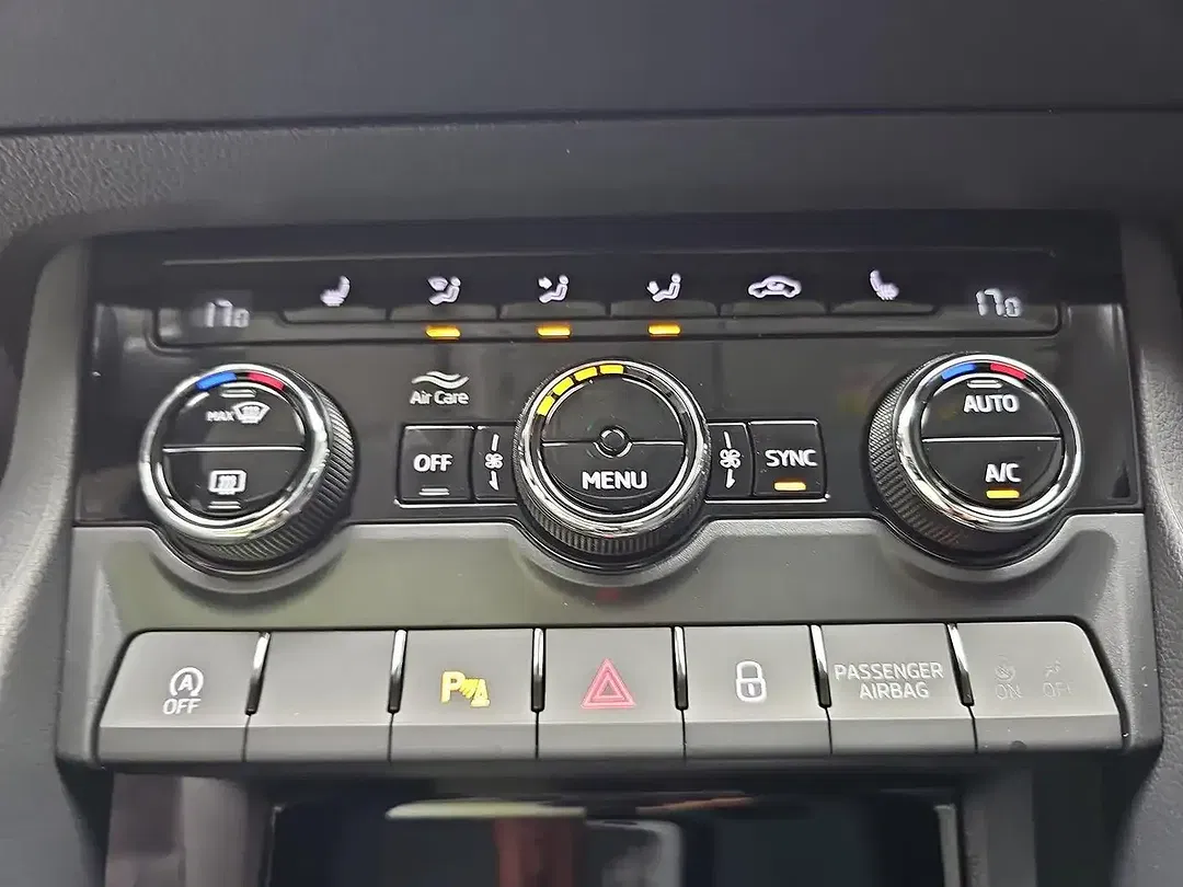 Skoda Karoq - Thumbnail 11